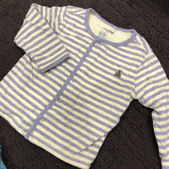 Brand new BabyGap Shirt for baby - Picture 1 of 2